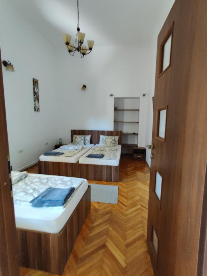 Satu Mare Apartments Exteriör bild