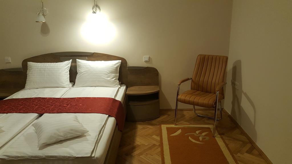 Satu Mare Apartments Exteriör bild